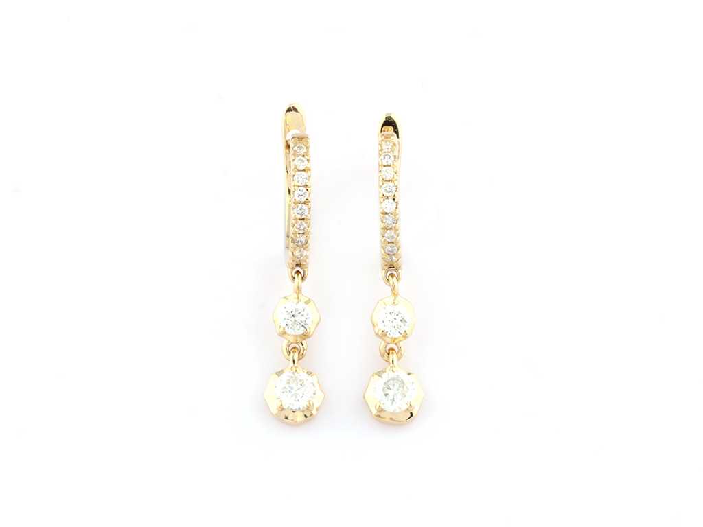 Boucle d’oreille en or jaune 14 carats avec diamant naturel