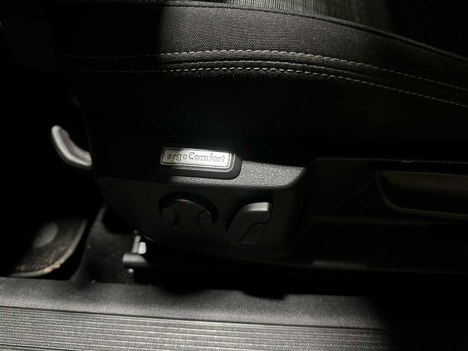 Volkswagen Passat Variant 1.5 TSI Business 150hp 2020 (Original-NL+1st owner), J-046-XK