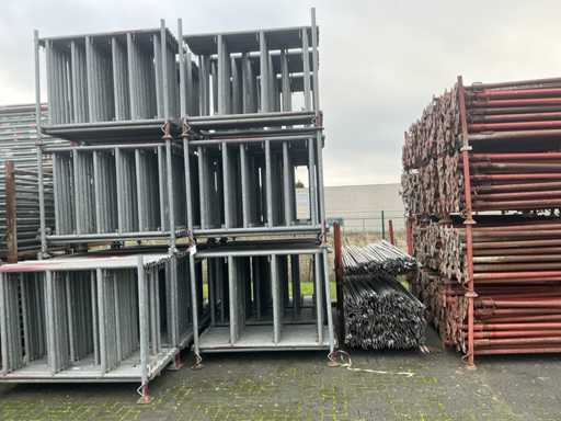 Lotto di parti di impalcature