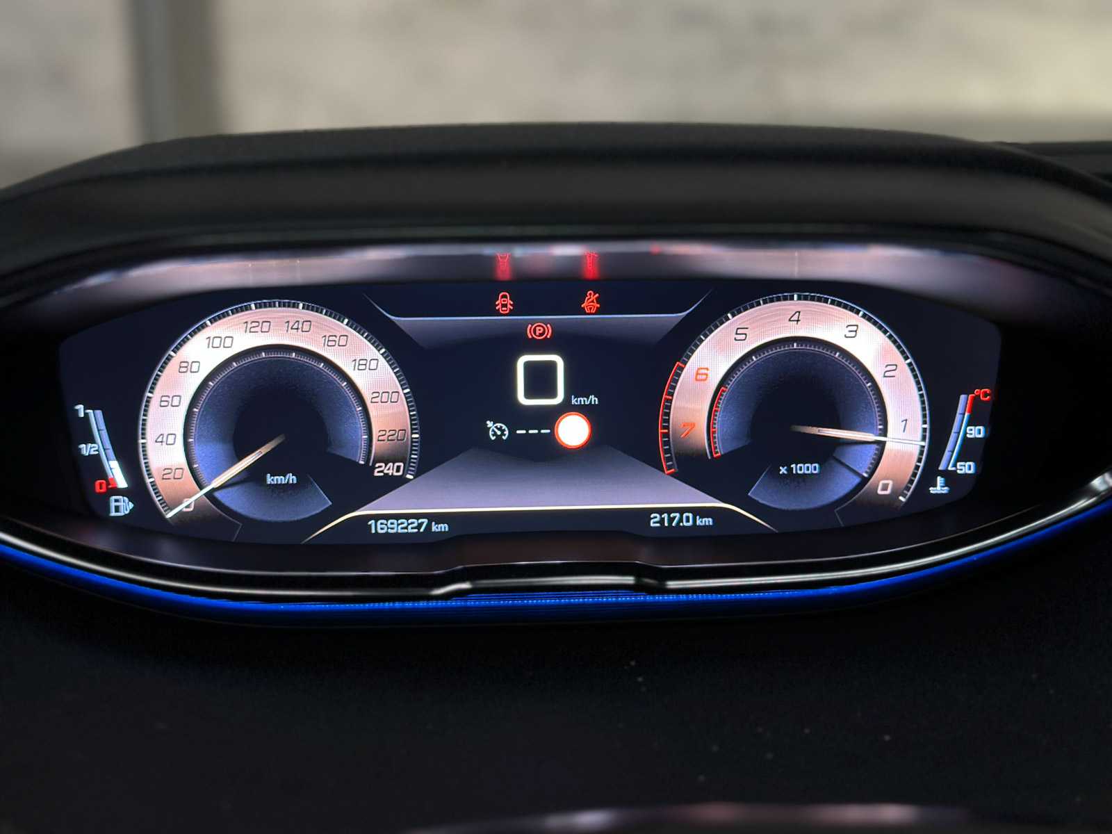 Peugeot 5008 1.2 PureTech Blue Lease GT-Line 131 PS 2020, J-762-BF