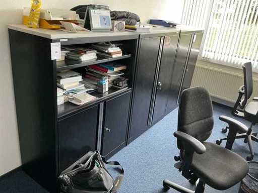 File cabinet (2x)