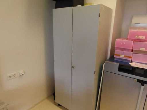 Work cabinet (2x)