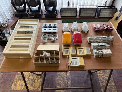 Diversen installatie matrialen partij - Other electrical accessories