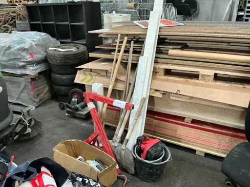 Lot de diverse echipamente pentru antreprenori