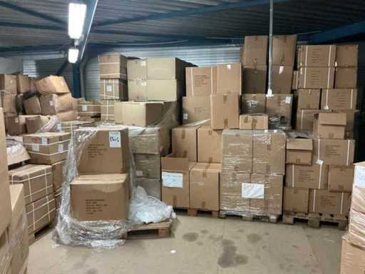 Partij kunststof cosmetica flessen, potjes en doppen