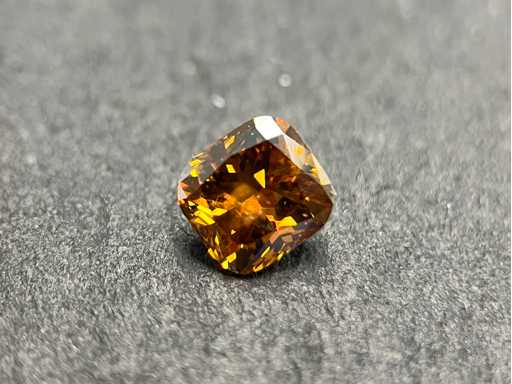 Oranje diamant 0.82 carat gecertificeerd