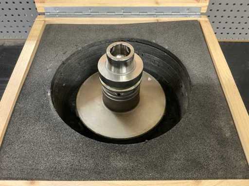 LEUCO HSK-63F gereedschapshouder met DP naadsnijder