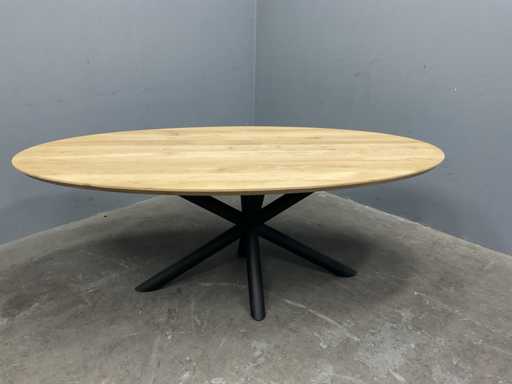 Ovaal eiken Eetkamertafel 220 cm met onderstel Spin