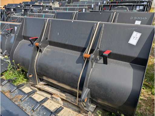 EURON STEEL S.R.O.  EARTH BUCKET COMPLETE WITH TEETH - 2100 MM - 1.3 CBM