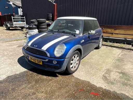 Mini Mini 1.6 z 2002 roku – samochód osobowy z jedną solą