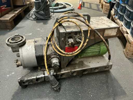 Vacuum pump