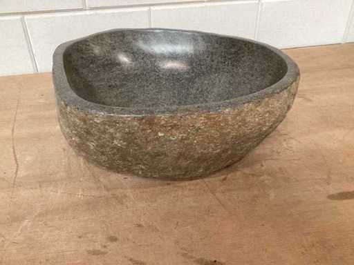 DIFFERNZ-Versenkung Lombok Riverstone Naturstein