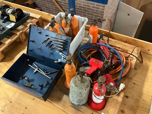 Ró?ne palniki i butle gazowe