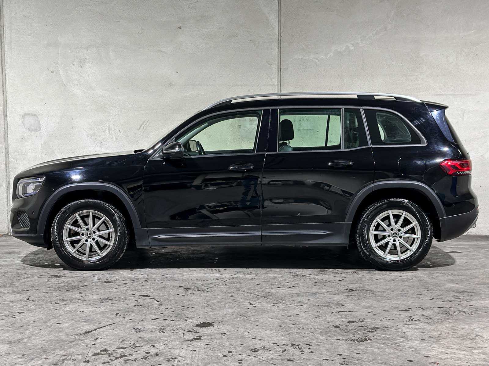 Mercedes-Benz GLB180 Business Solution 136pk 2021 (Origineel-NL + 1e Eigenaar) GLB-Klasse, L-079-FR