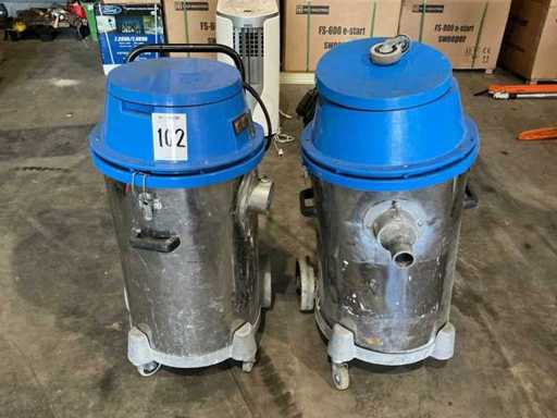 Industrial vacuum cleaner (2x)