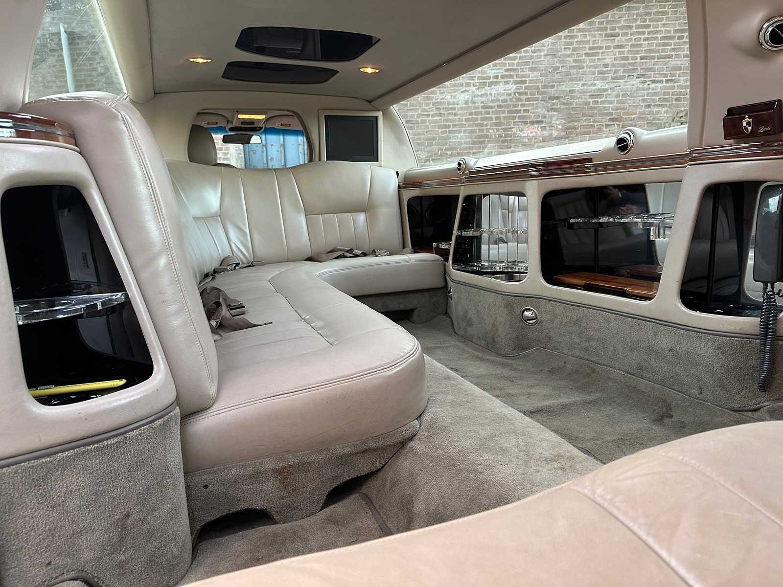 Lincoln Town Car 4.6 V8 Signature (Limousine) 204pk 2003, 62-NG-XN Youngtimer