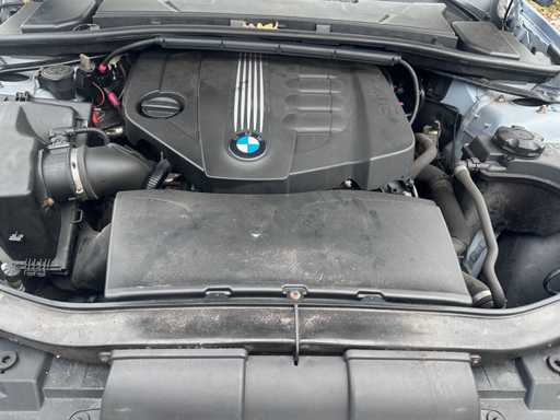 BMW - Seria 3 Touring - Linia de lux 318d - PL-584-X