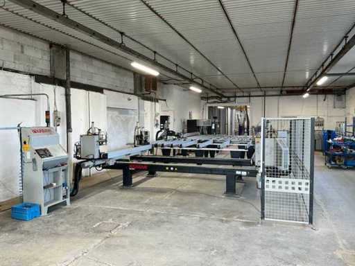 Window production: PVC window frame welding and cleaning machine