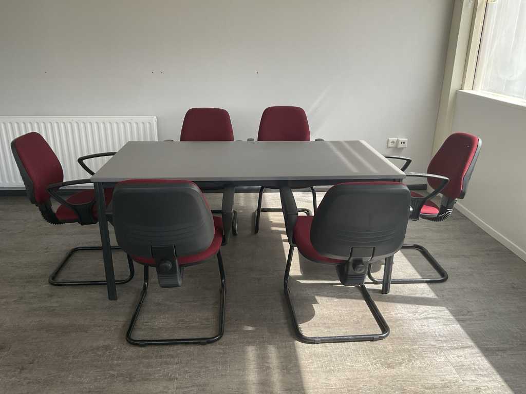 Table de cantine avec 6 chaises