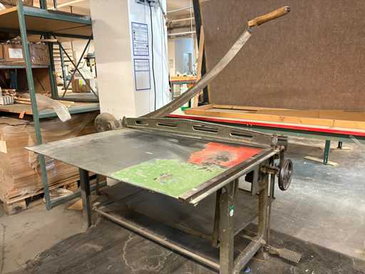 EDUARD ROLLE Industrial Lever Cutting Machine - Cardboard Shears / Impact Shears