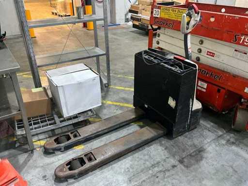 Crown Electric Pallet Truck