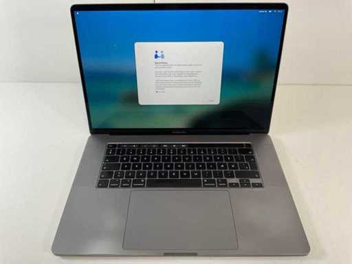 Apple MacBook Pro 16", Core(TM) i7 9. generacji, 16 GB RAM, 512 GB SSD, AMD Radeon Pro 5300M 4 GB Laptop