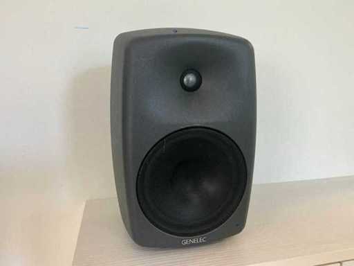 Monitor bi-amplificat Genelec 8050B