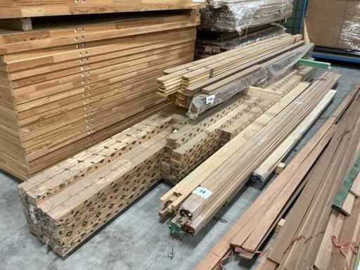 Partij deurlatten en plinten