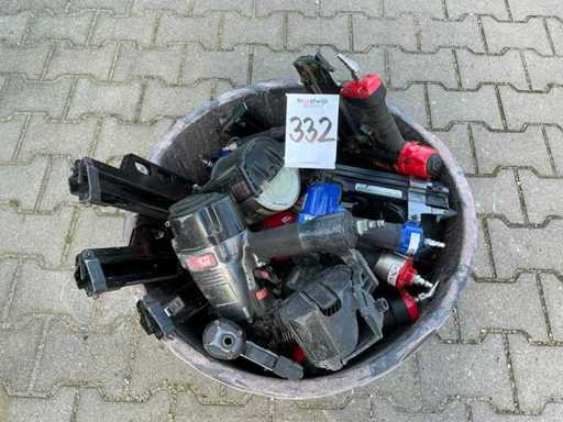 Série de tackers pneumatiques