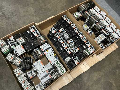 Sprecher+Schuh Divers matériaux de commutation