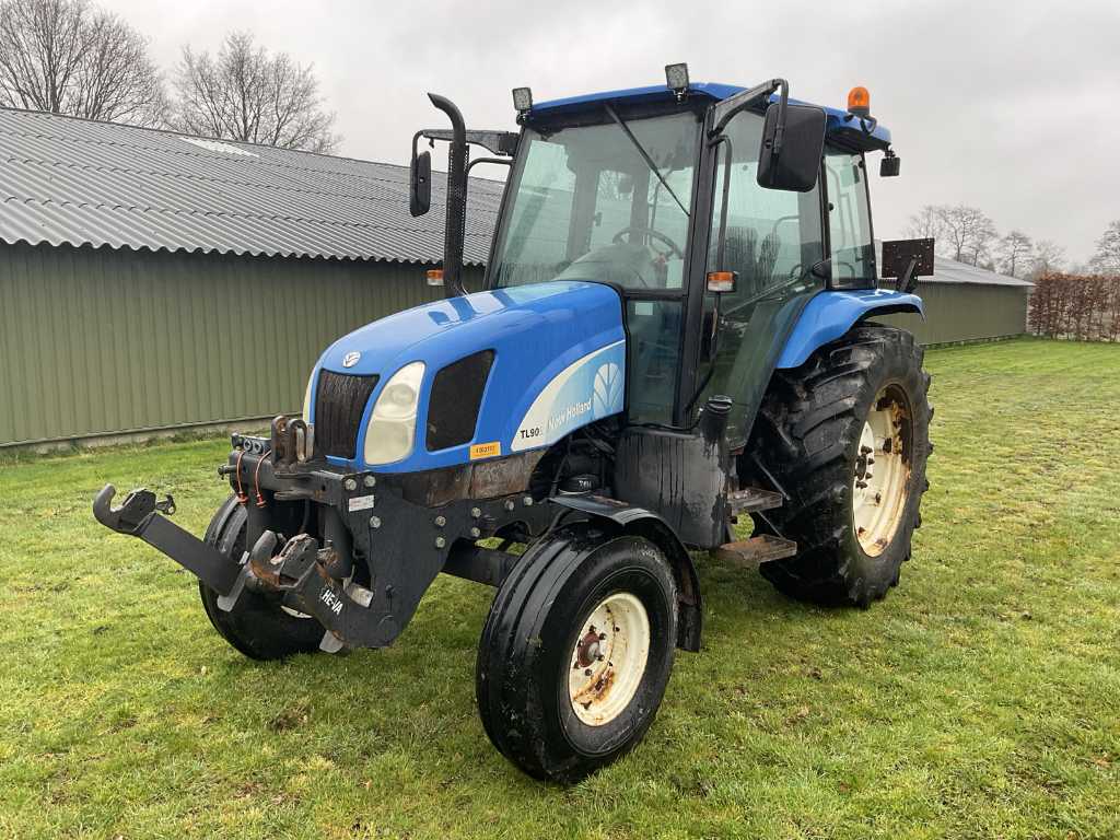 2005 New Holland TL90a Two-wheel drive farm tractor