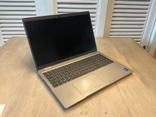 Laptop - Dell Inc. - Latitude 5520