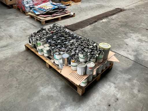 Pallet met diverse Autolakken