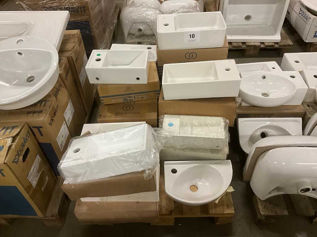 Plm 17 diverse porseleinen lavabo’s