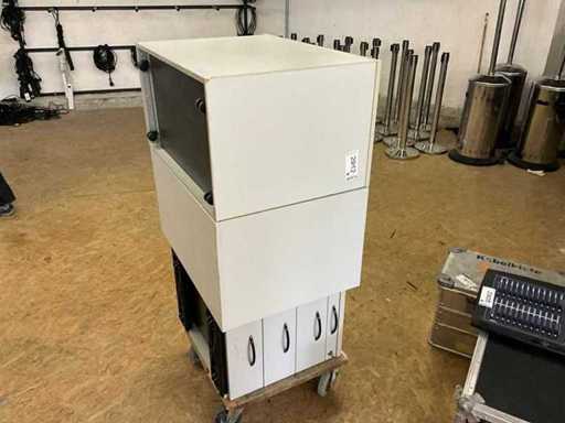 3 rolbakjes, 2 stukken 420x800x570 en 1 stuk 440x600x570