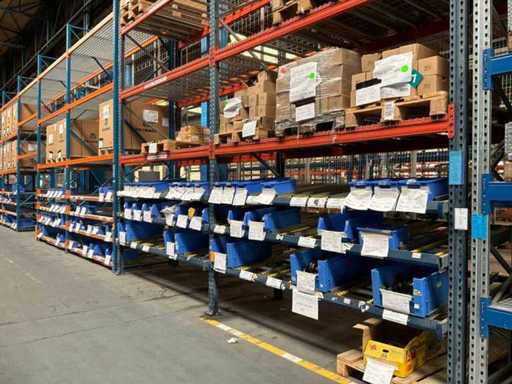 Pallet racking with roller compartments without content (2 times the field size)