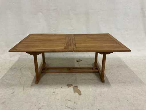 Extendable garden table 200 cm.