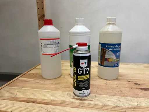 Vari prodotti per la pulizia e la manutenzione - Prodotti per la pulizia e la manutenzione (4x)