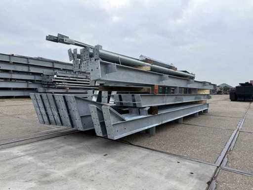 Steel construction 10 x 25 meters (250m2)