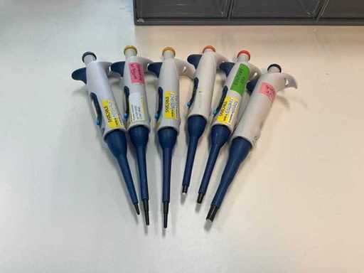 BIOHIT Pipettes (6x)