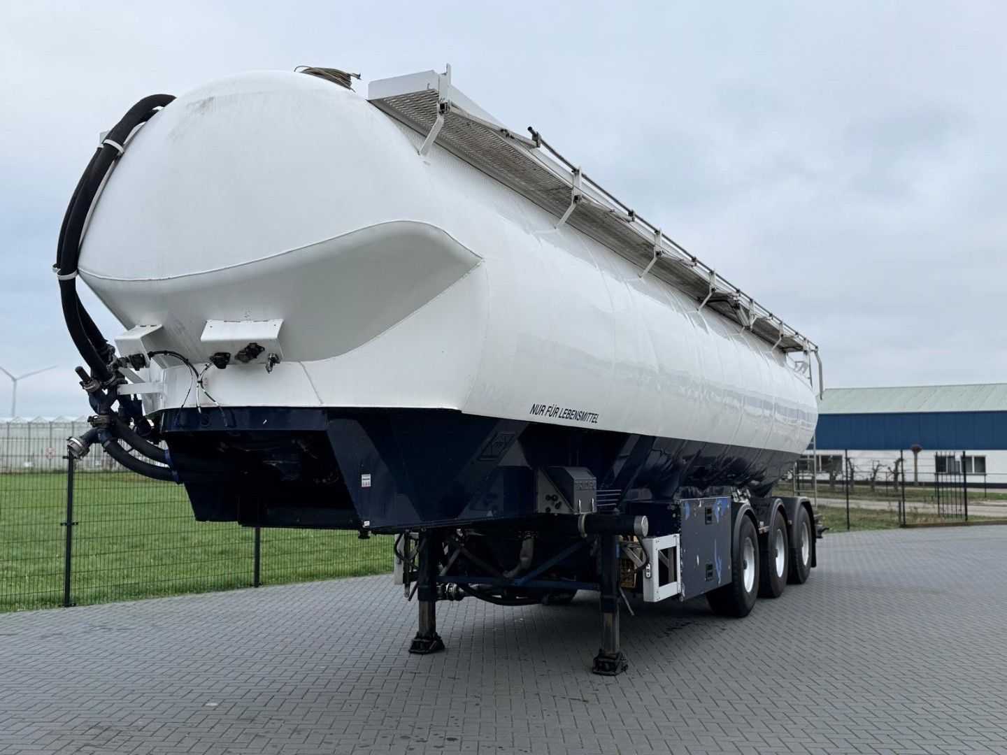 feldbinder – Bulk trailer – 2008 – 59.3 cubic meters – 4 compartments – steering axle – OK-91-HP