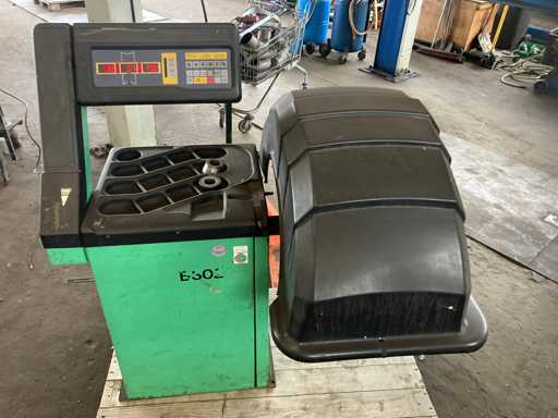 CEMB R302 Tire Balancing Machine 220V
