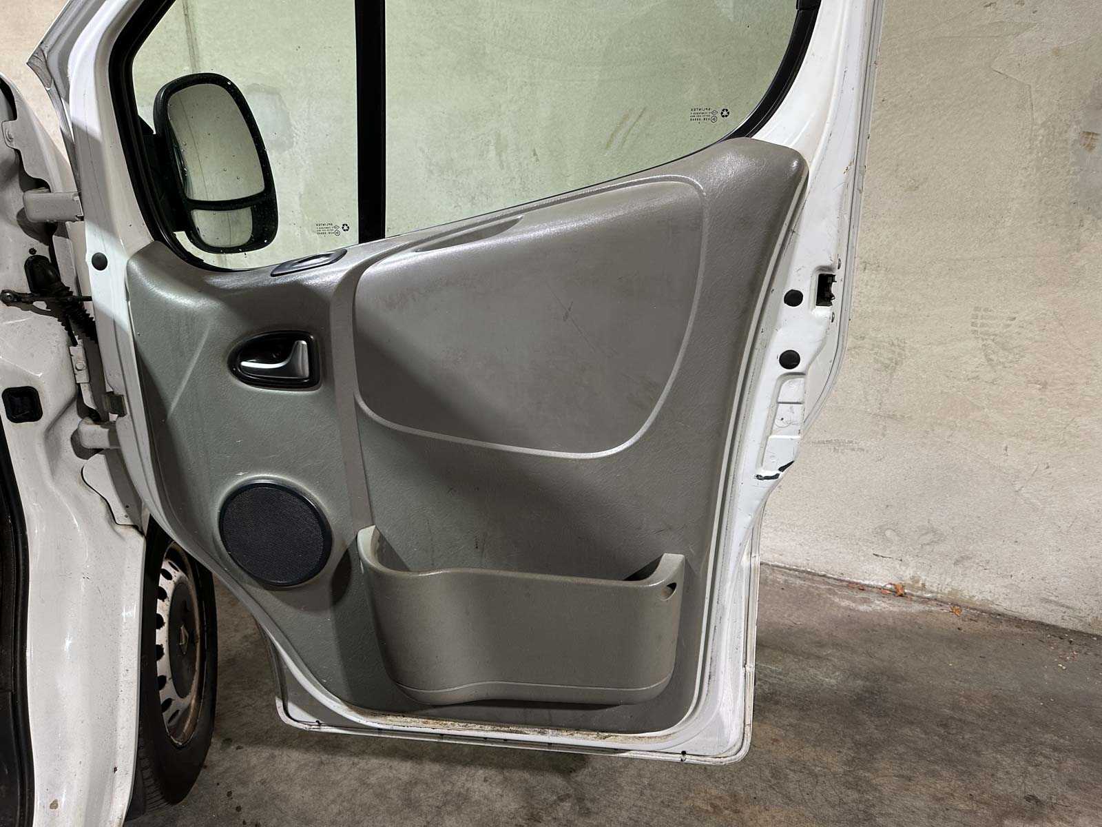 Renault Trafic 2.0 dCi T27 L1H1 Eco Black Edition 89pk 2014 (Origineel-NL), VJ-606-F