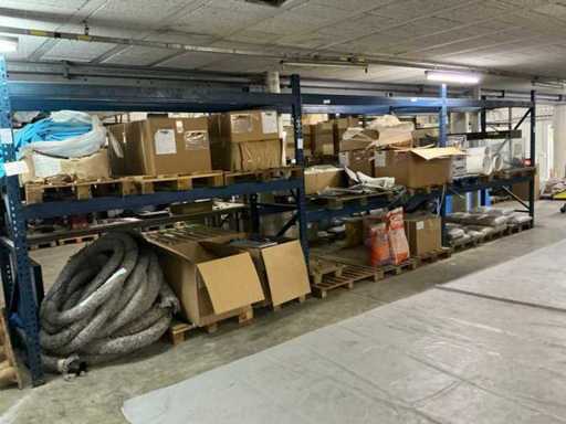 Lotto di vari materiali per l'installazione di piscine