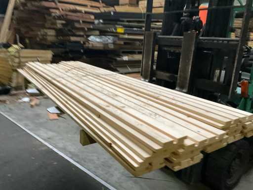 Profil din lemn cu bloc triplu de romb din molid - 224x14x2,8 cm (18x)