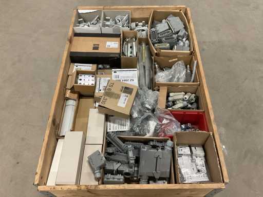 Lotto di materiale per l'installazione