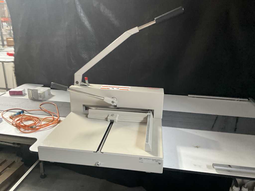 Machine de découpe manuelle du papier type IDEAL modèle 3905