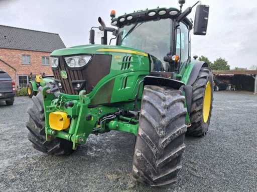 Trattore agricolo John Deere 6155R a quattro ruote motrici 2017