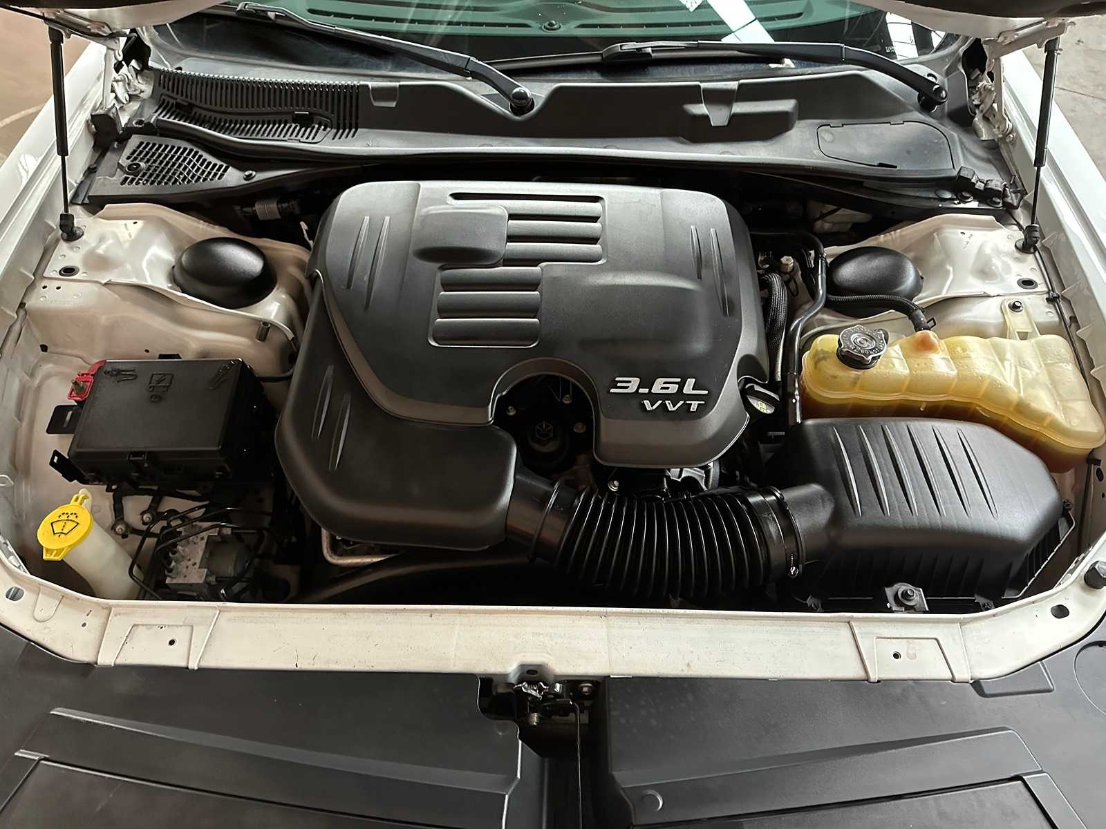 Dodge Challenger SXT PLUS 3.6 V6 305pk 2015