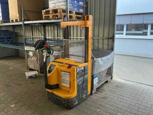 2001 JUNGHEINRICH EJC16 Elektro-Gabelhubwagen